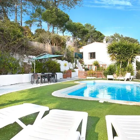 Sleeps 10 *