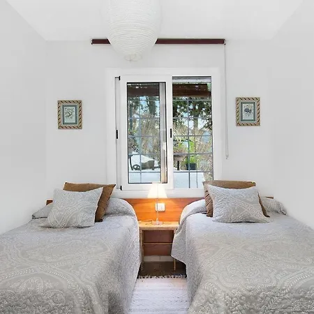 Sleeps 10