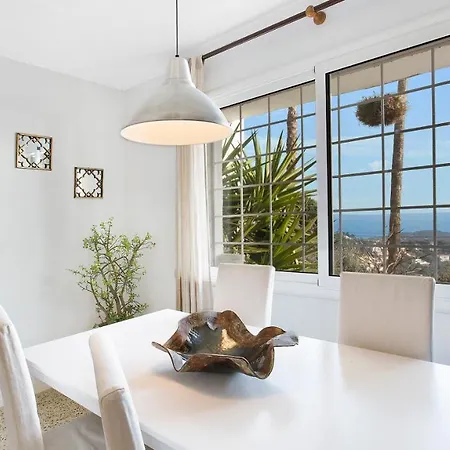Sleeps 10 Villa Lloret de Mar