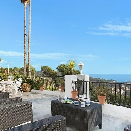 Sleeps 10 * Lloret de Mar