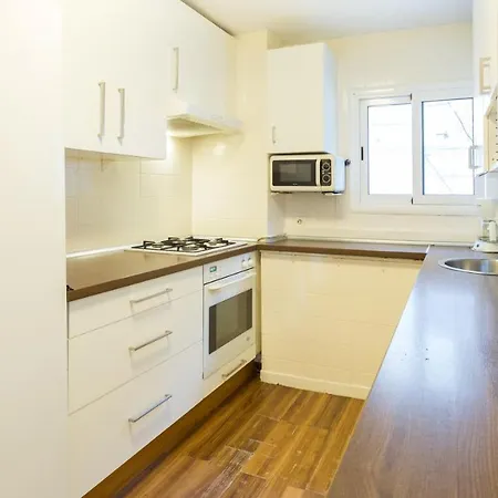 Sleeps 10 * Lloret de Mar