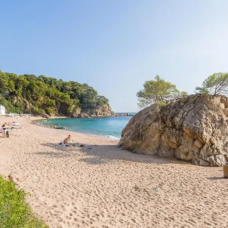 Sleeps 10 Villa *
